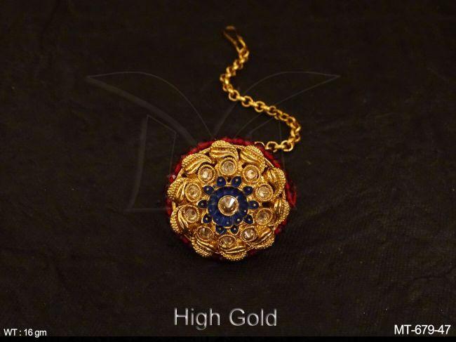 bor stylish antique maang tikka detail