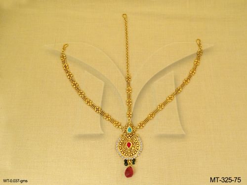 reverse paan round antique maang tikka detail