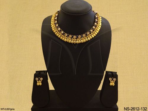 reverse paan inside antique necklace detail
