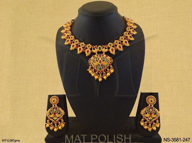 paan bordered peacock facing necklace detail