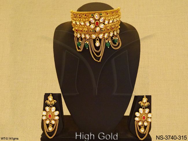 neck base chain twisted necklace set detail