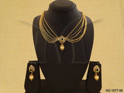 paan center moti drop neckalce set