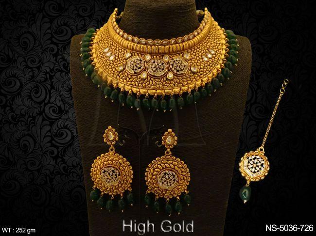 bridal style neck base necklace set detail