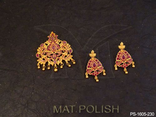 paan decore stoned pendant set detail