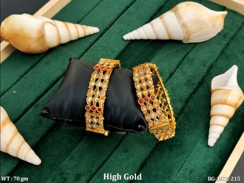 reverse joint paan polki bangles detail