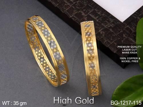 star shape textured web bangles detail