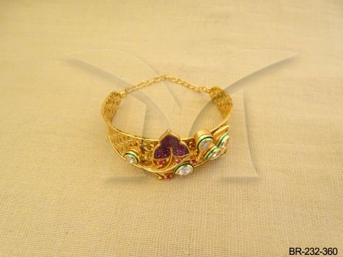 flower patti style kundan bracelet detail