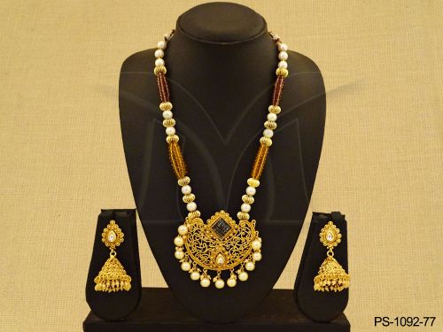 curved ends chand designer pendant set detail
