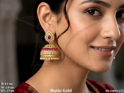 beautiful-design-matte-gold-polish-fancy-earrings-