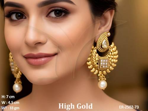 chand kaju bordered antique earrings detail