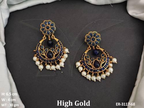 round polo flower antique earrings detail
