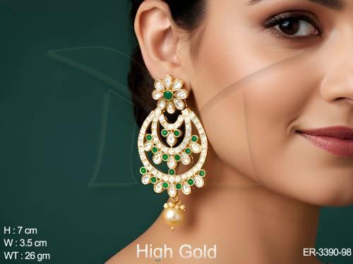 paan shape layered antique earrings detail