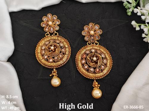 reverse flower round polki earrings detail