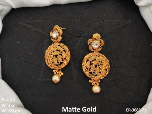 mango shape textured antique earrings detail