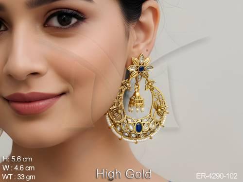chand flower hold antique earrings detail