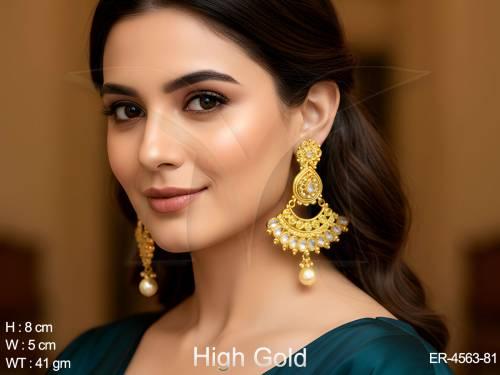 oval pendulam stone polki earrings detail