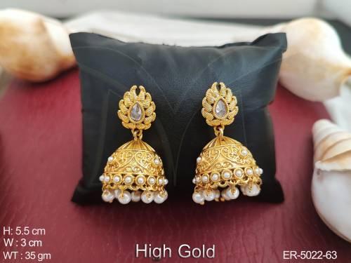 paan hold dome jhumki earrings detail
