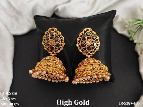 leaf textured triangular jhumki earrings detail