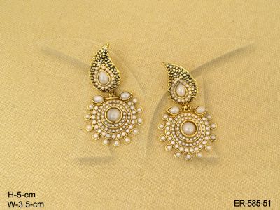 kairi with round jumka style antique earrings detail