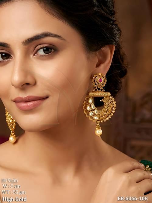 chand base cylindrical hold earring detail