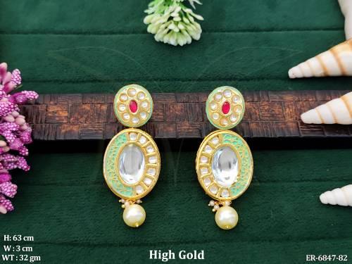 oval shape style antique earings detail