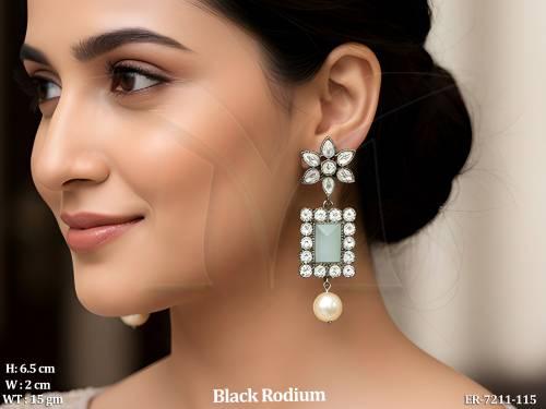 rectangular full stoned fusion earrings detail