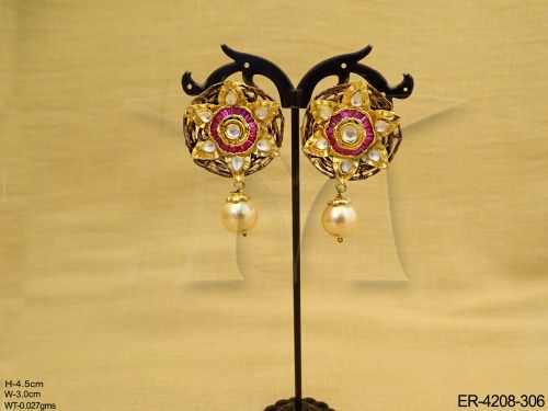 star shape moti drop fusion earrings detail