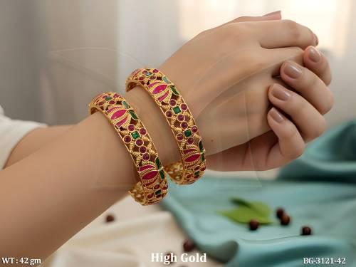 Traditional Kemp Design Antique Bangles Set