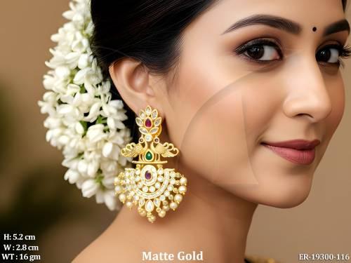 traditional-south-indian-kemp-earrings-with-pearls