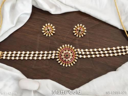 Clustered Pearl Desinger Matte Gold Polish Beautiful Choker Style Kemp Necklace Set 