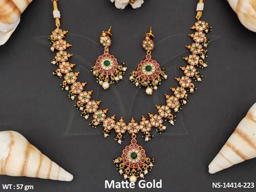 Matte Gold Polish Fancy Party Wear Designer Wear Kemp Short Necklace Set