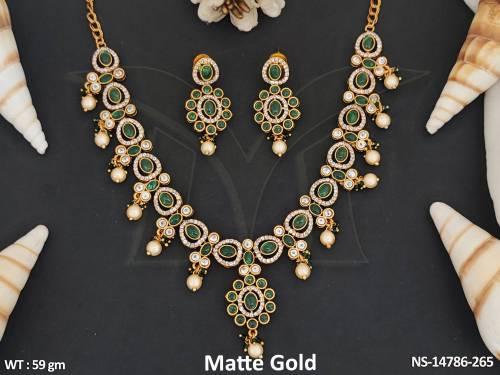 Kemp Jewellery Matte Gold Polish Designer Stylish Short Kemp Necklace Set