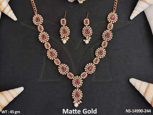 Kemp Jewellery Fancy Matte Gold Polish Stylish Design Kemp Short Necklace Set 