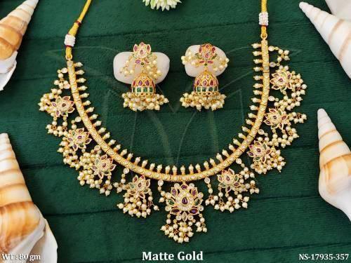 design-matte-gold-polish-fancy-style-necklace-set-
