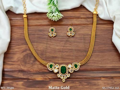 kemp-design-matte-gold-polish-fancy-short-necklace-set-