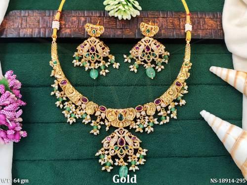 Kemp Design Gold Polish Short Clustered Pearl Necklace Set