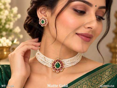 Matte Gold Emerald Floral Pearl Necklace Set