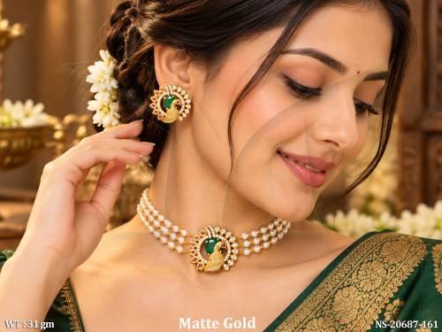 Fancy Matte Gold Kemp Short Necklace Set