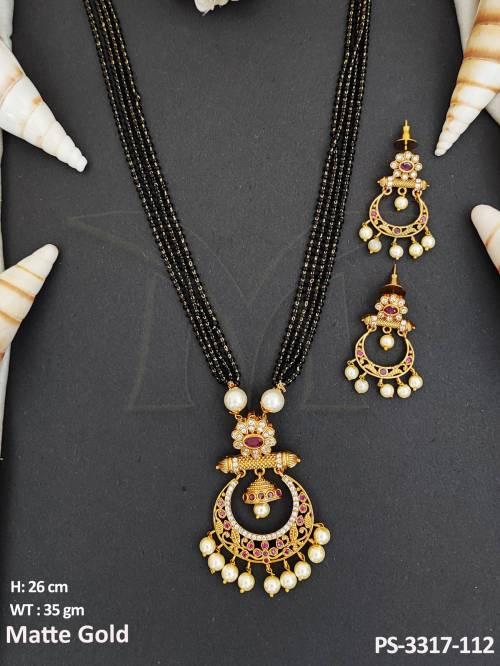 designer-kemp-design-clustered-pearl-matte-gold-polish-beautiful-kemp-jewellery-kemp-pendant-set