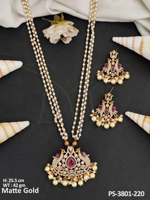 Fancy Style Artificial Jewellery Matte Gold Polish Kemp Pendant Set 