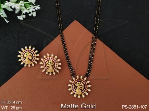 matte-gold-polish-fancy-desing-party-wear-beautiful-kemp-jewellery-kemp-pendant-set-