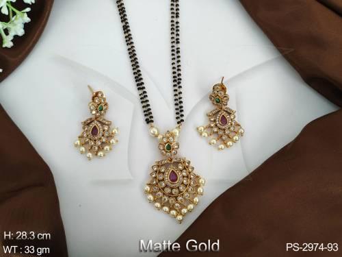 kemp-design-matte-gold-polish-fancy-desing-party-wear-beautiful-kemp-jewellery-kemp-pendiant-set-