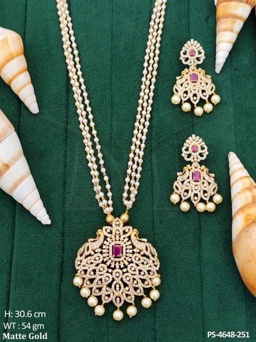 Kemp Matte Gold Polish Full Stone Fancy Style Pendant Set  