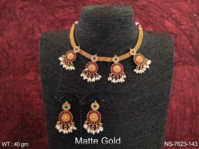 Matte Gold Polish Beautiful Designer Fancy Style Kemp Jewelry Clustered Pearl Tassels full Stones Necklace Set