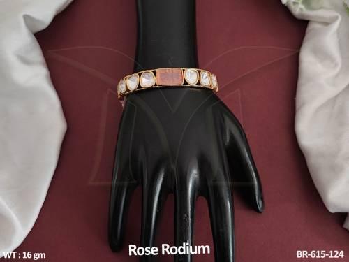 kundan-jewellery-high-gold-polish-fancy-style-bracelets-