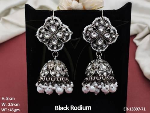 clustered-pearl-design-black-rodium-polish-kundan-jhumka-earrings-