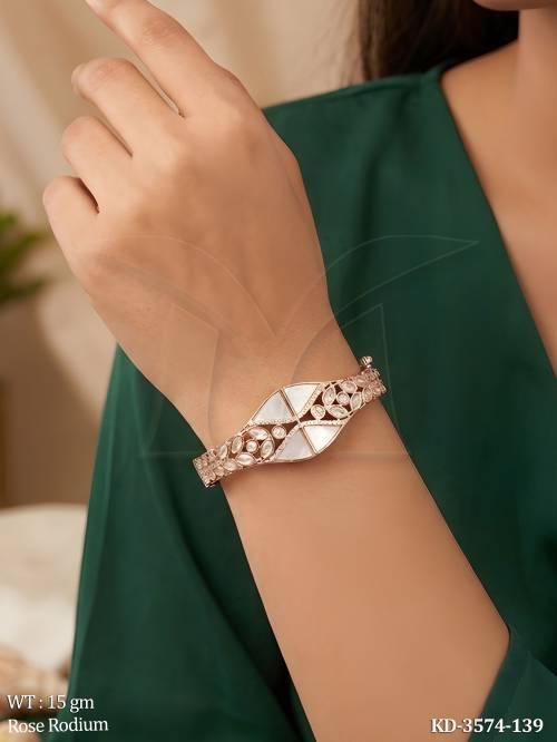 Elegant Kundan Kada with Stone Studded Pattern