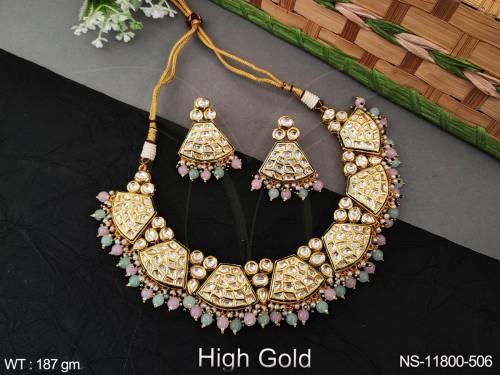 kundan-jewellery-high-gold-polish-clustered-pearl-party-wear-necklace-set-