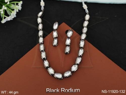 designer-balck-rodium-polsih-fancy-party-wear-kundan-jewellery-short-necklace-set
