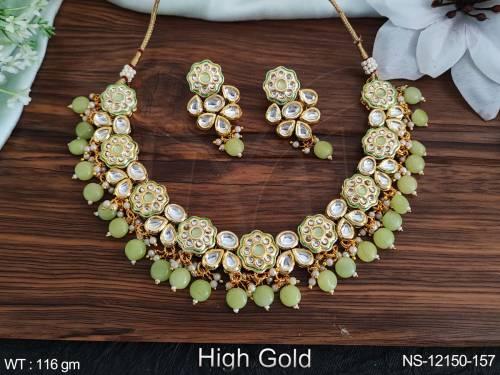 clustered-pearl-high-gold-polish-fancy-design-party-wear-kundan-jewellery-kundan-necklace-set-